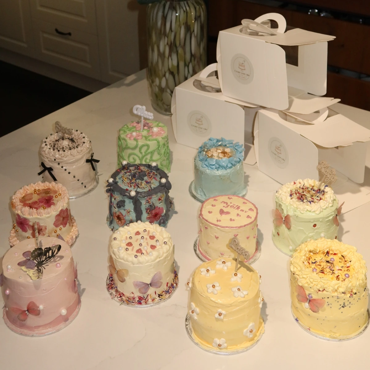Fertige Cakes des ersten Kurses
